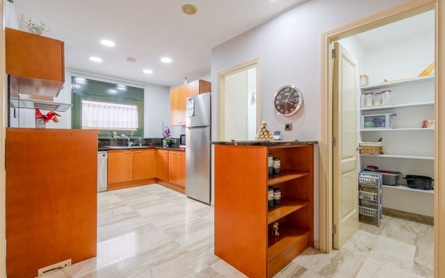 4 bedroom Villa for sale in La Bisbal d'Empordà with pool garage - € 540,000 (Ref: 8682029)