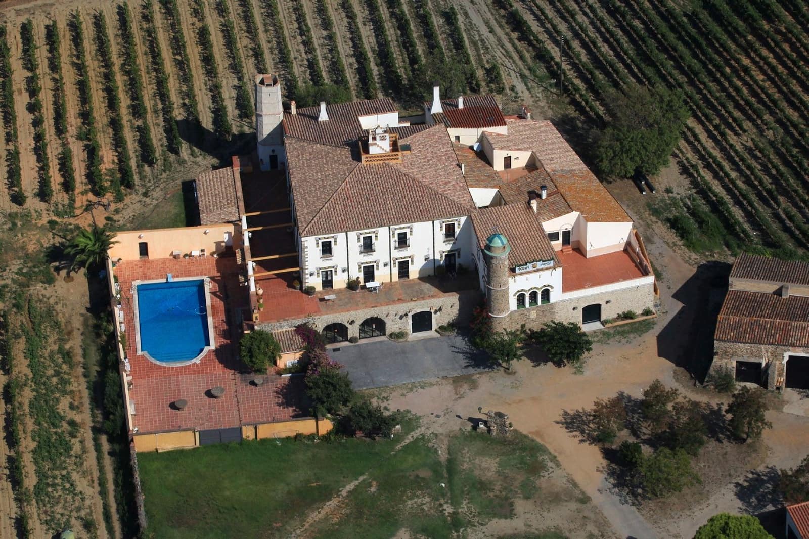 12 sypialnia Finka/Dom wiejski na sprzedaż w Roses z basenem garażem - 2 800 000 € (Ref: 8690315)