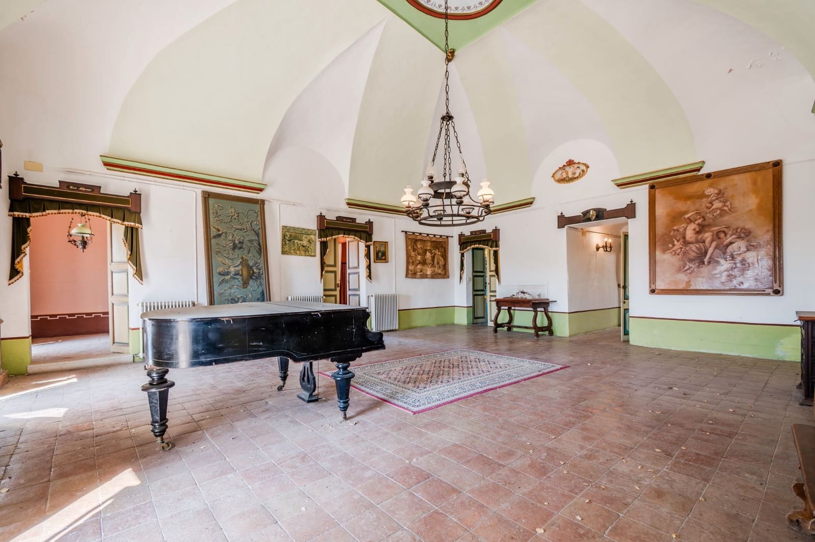 12 sypialnia Finka/Dom wiejski na sprzedaż w Roses z basenem garażem - 2 800 000 € (Ref: 8690315)