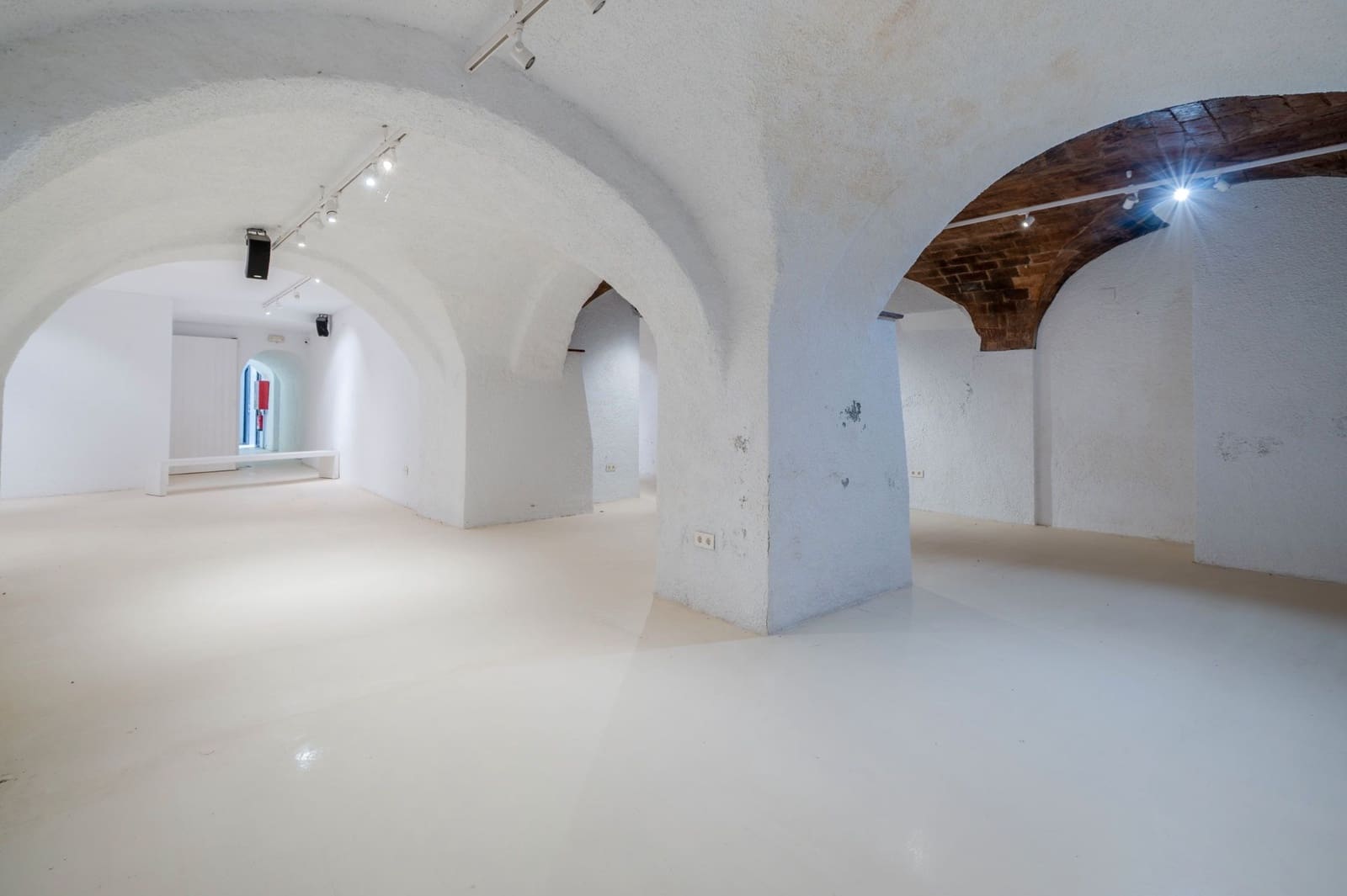 12 sypialnia Finka/Dom wiejski na sprzedaż w Roses z basenem garażem - 2 800 000 € (Ref: 8690315)