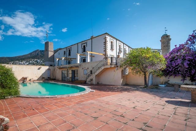 12 soveværelse Finca/Landehus til salg i Roses med swimmingpool garage - € 2.800.000 (Ref: 8690315)