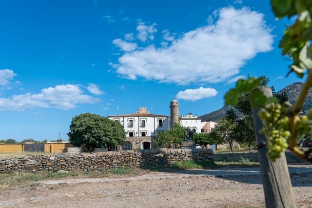 12 soveværelse Finca/Landehus til salg i Roses med swimmingpool garage - € 2.800.000 (Ref: 8690315)