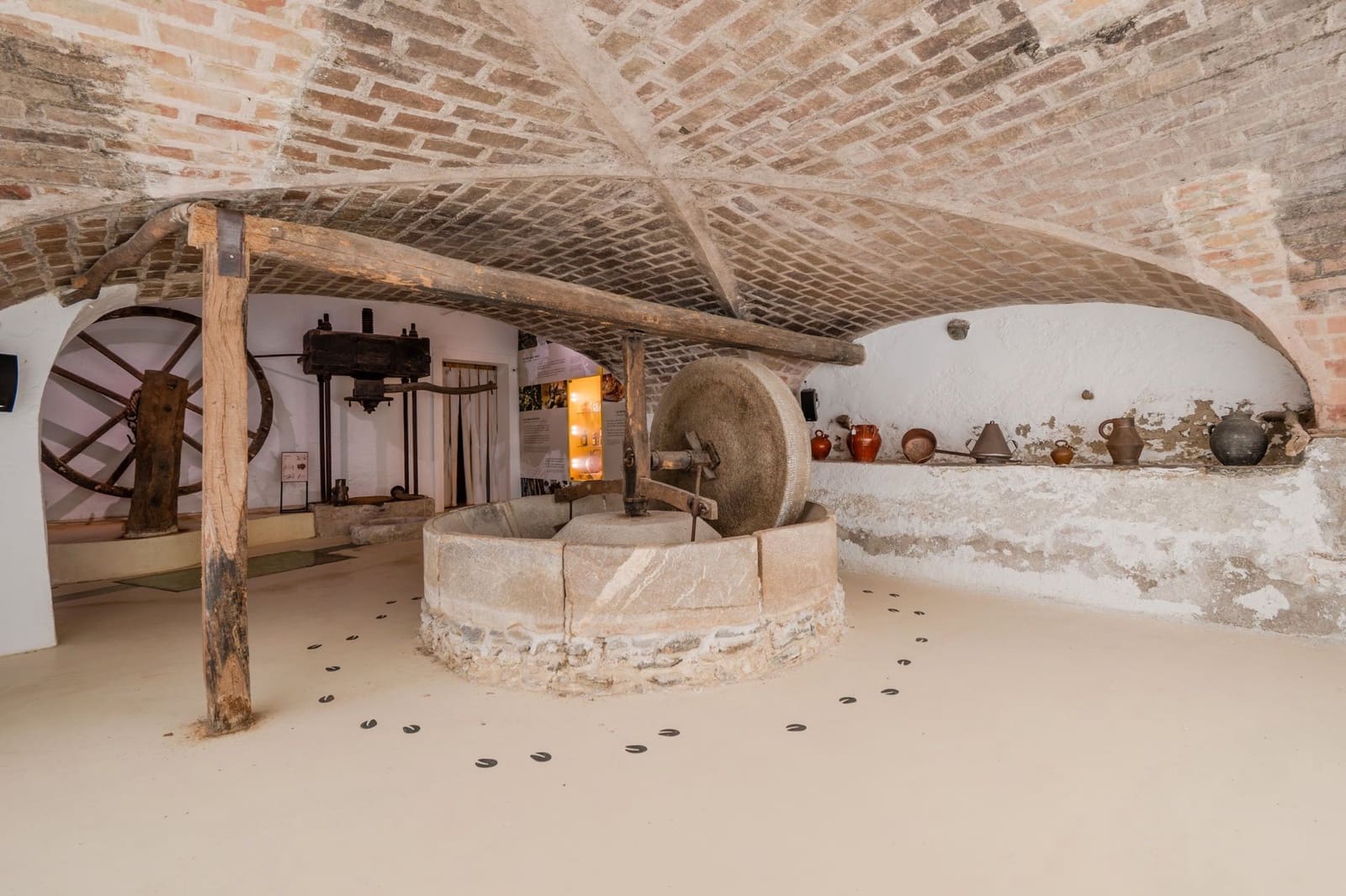 12 sypialnia Finka/Dom wiejski na sprzedaż w Roses z basenem garażem - 2 800 000 € (Ref: 8690315)