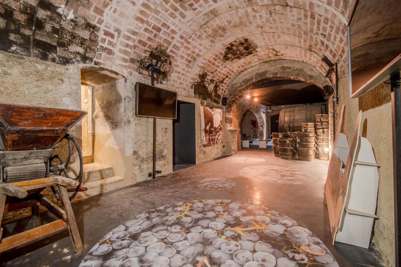 12 sypialnia Finka/Dom wiejski na sprzedaż w Roses z basenem garażem - 2 800 000 € (Ref: 8690315)