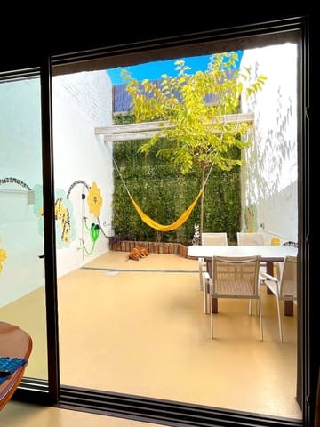 3 bedroom Townhouse for sale in Terrassa with garage - € 730,000 (Ref: 8696942)