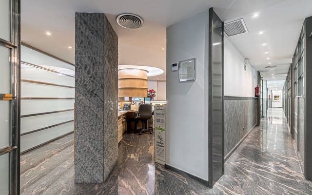 Gewerbe zu verkaufen in El Putxet i El Farró, Barcelona Stadt - 870.000 € (Ref: 8790265)