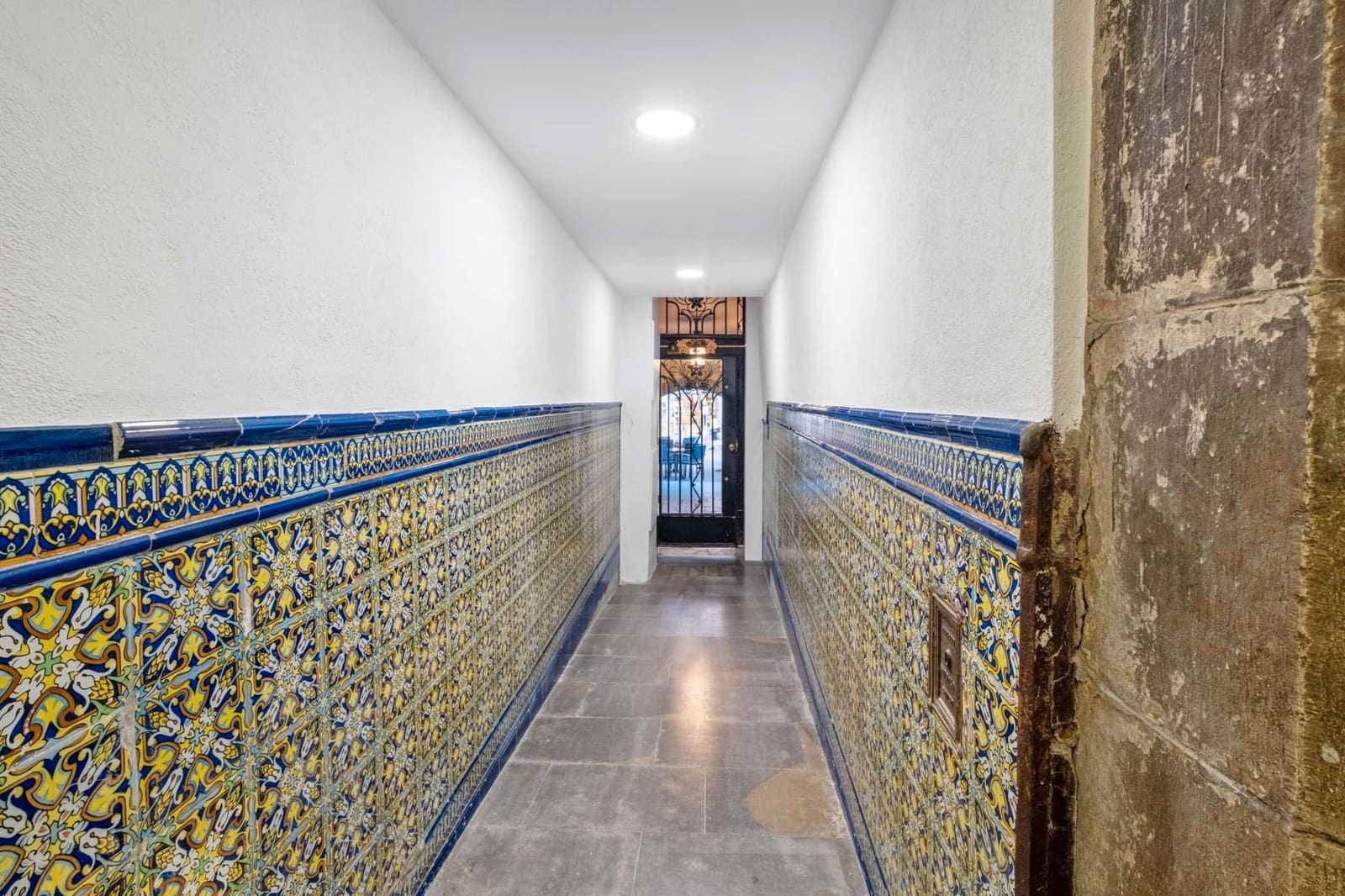 6 slaapkamer Flat te koop in Gerona stad - € 546.000 (Ref: 8802512)