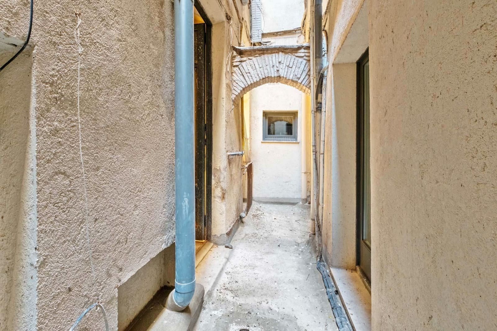 6 slaapkamer Flat te koop in Gerona stad - € 546.000 (Ref: 8802512)