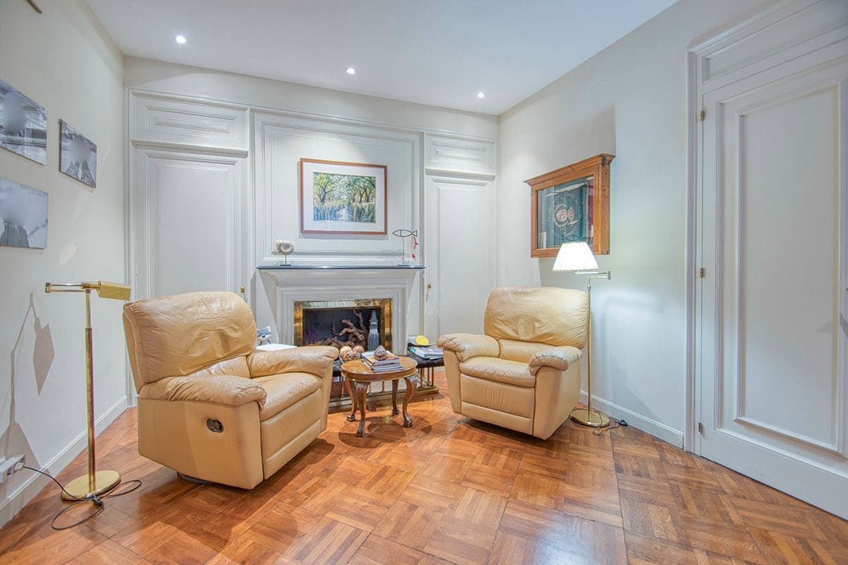 7 bedroom Flat for sale in Barcelona city with garage - € 2,300,000 (Ref: 8830324)