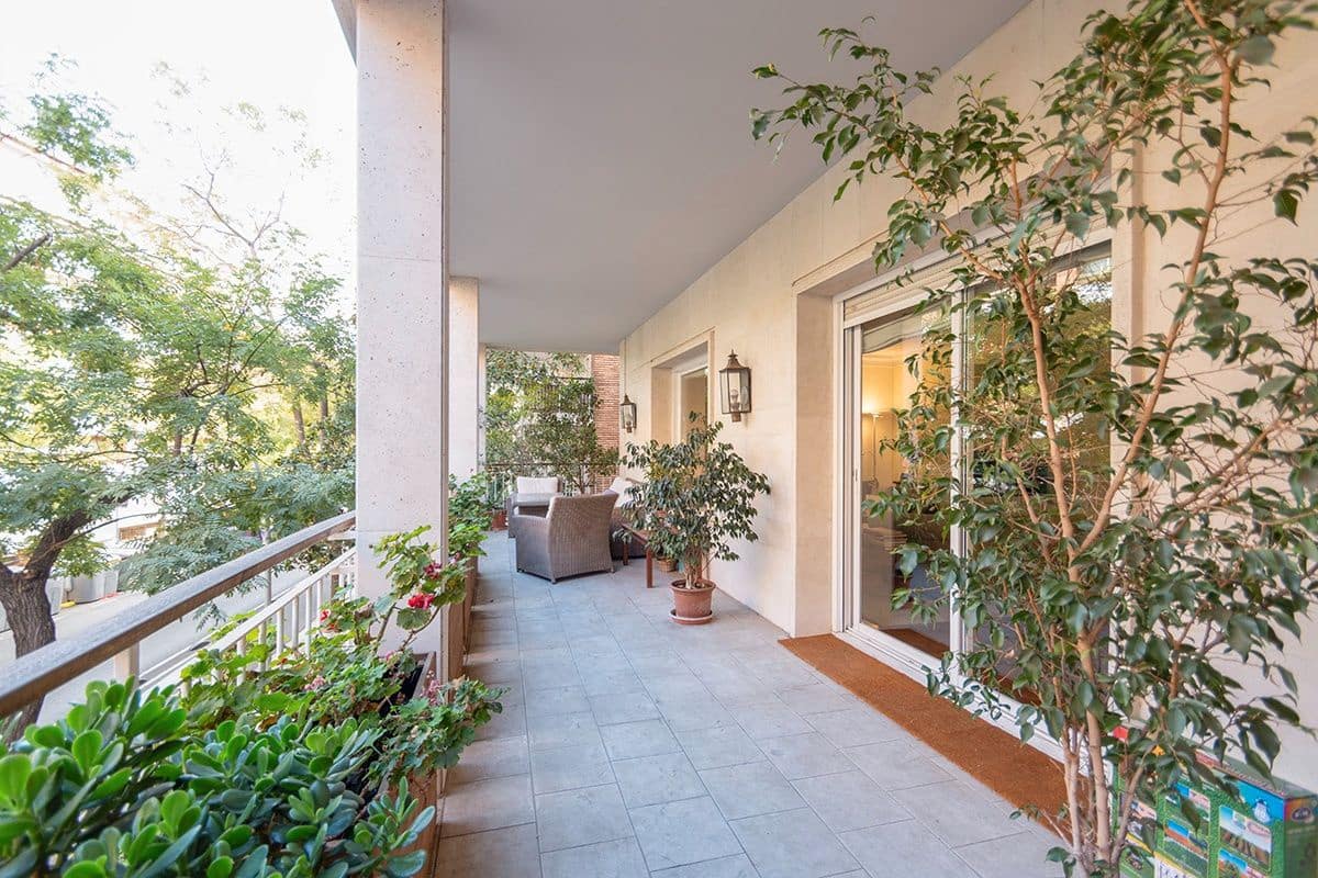 7 bedroom Flat for sale in Barcelona city with garage - € 2,300,000 (Ref: 8830324)