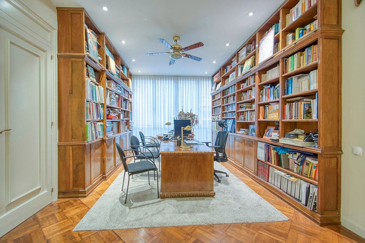 7 bedroom Flat for sale in Barcelona city with garage - € 2,300,000 (Ref: 8830324)