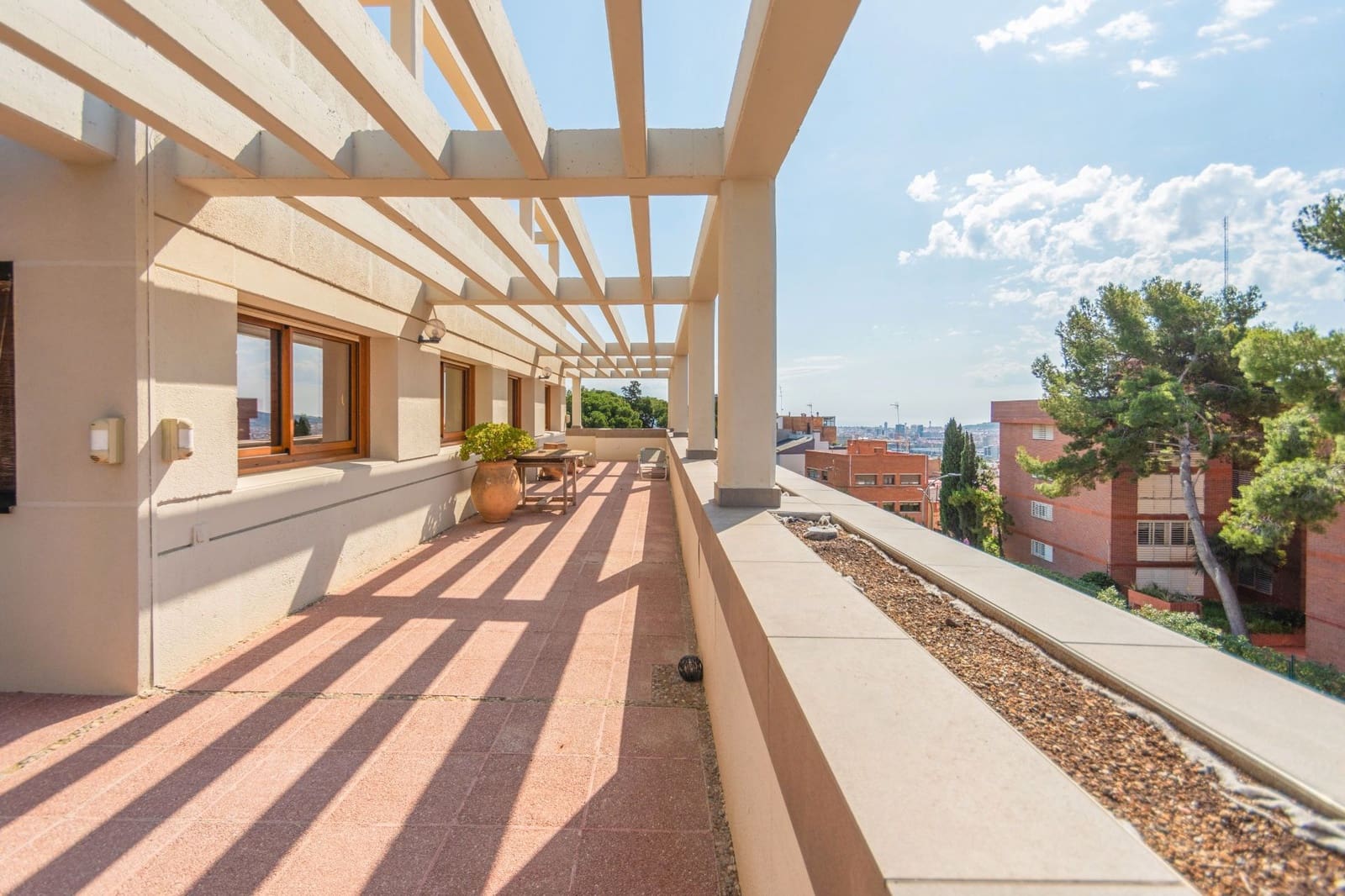 5 soveværelse Penthouse til salg i Barcelona by med swimmingpool garage - € 2.150.000 (Ref: 8846852)