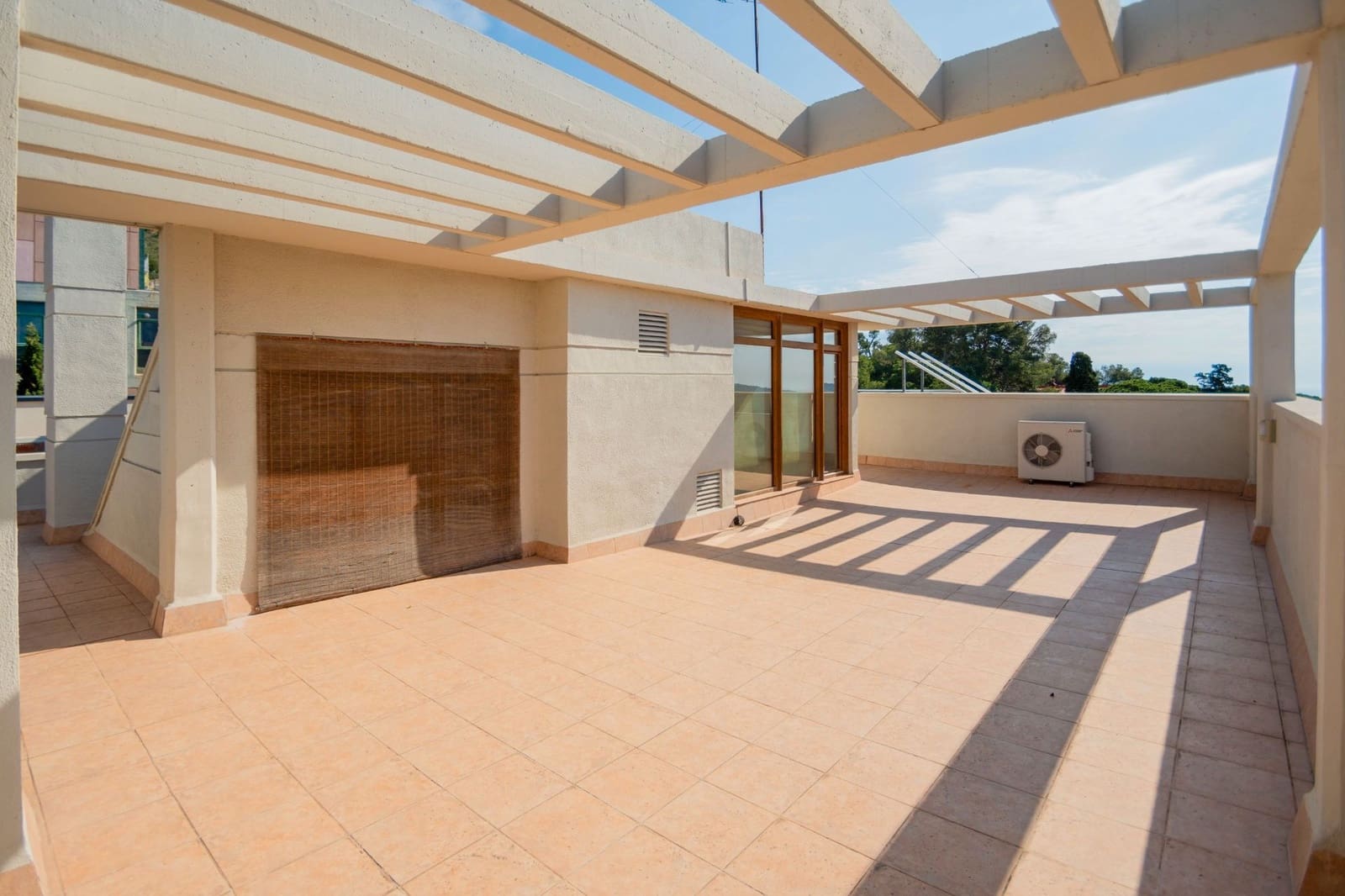 5 soveværelse Penthouse til salg i Barcelona by med swimmingpool garage - € 2.150.000 (Ref: 8846852)