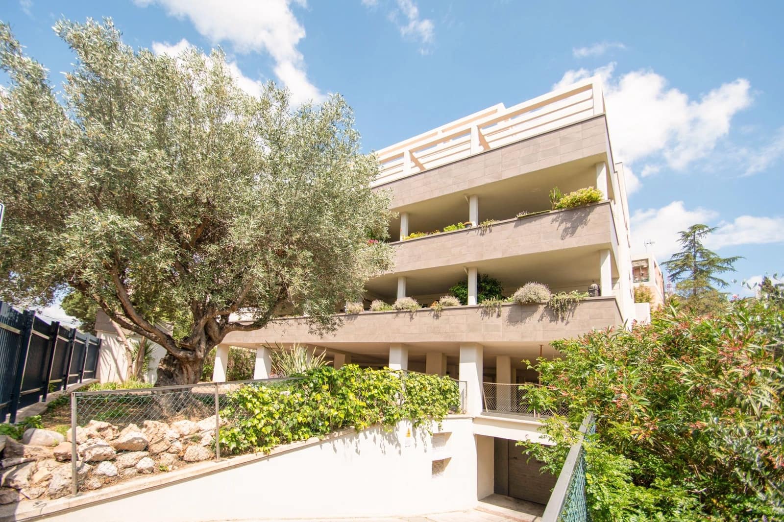 5 soveværelse Penthouse til salg i Barcelona by med swimmingpool garage - € 2.150.000 (Ref: 8846852)