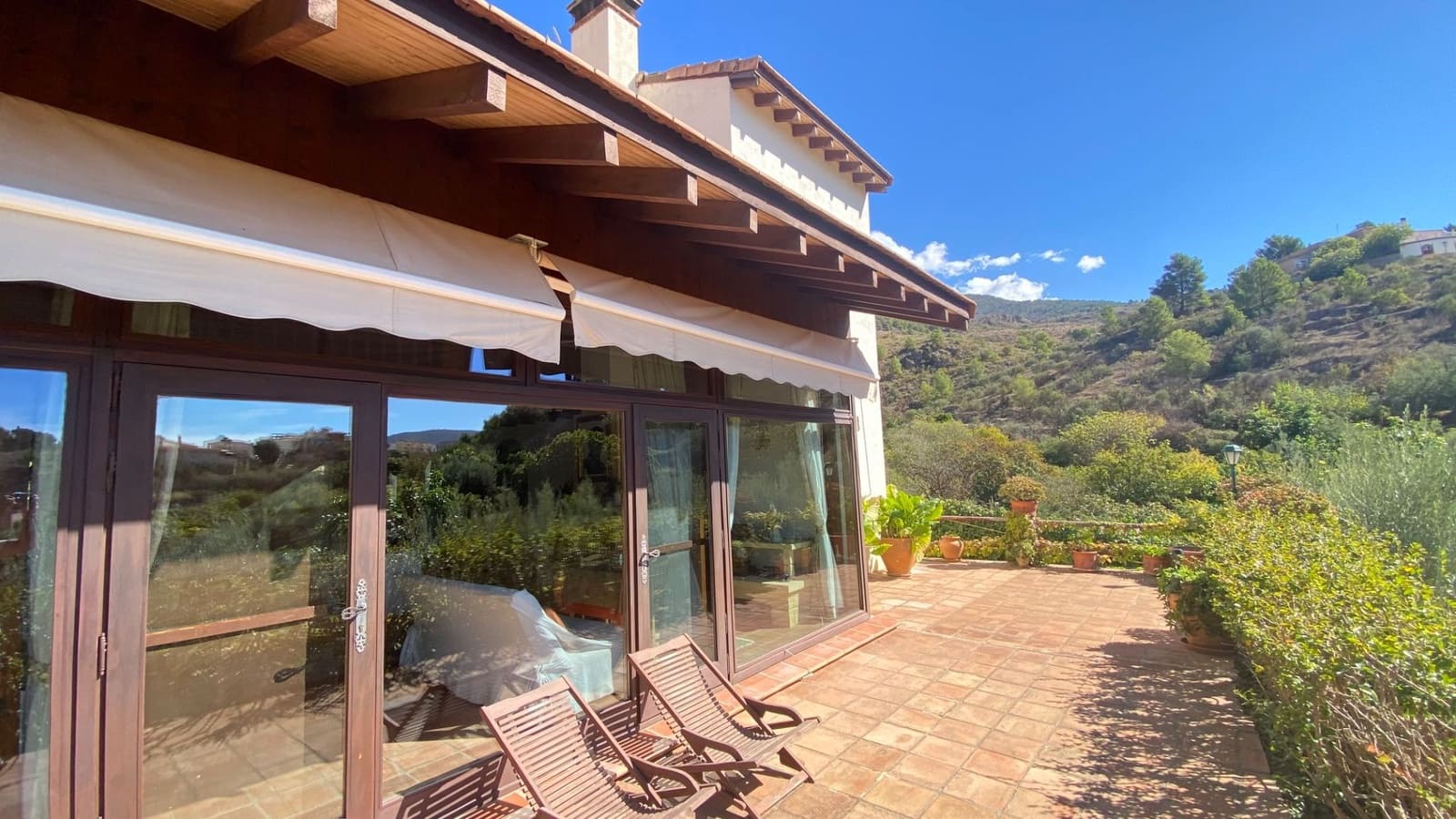 7 soveværelse Finca/Landehus til salg i Velez de Benaudalla med swimmingpool garage - € 599.000 (Ref: 8853964)