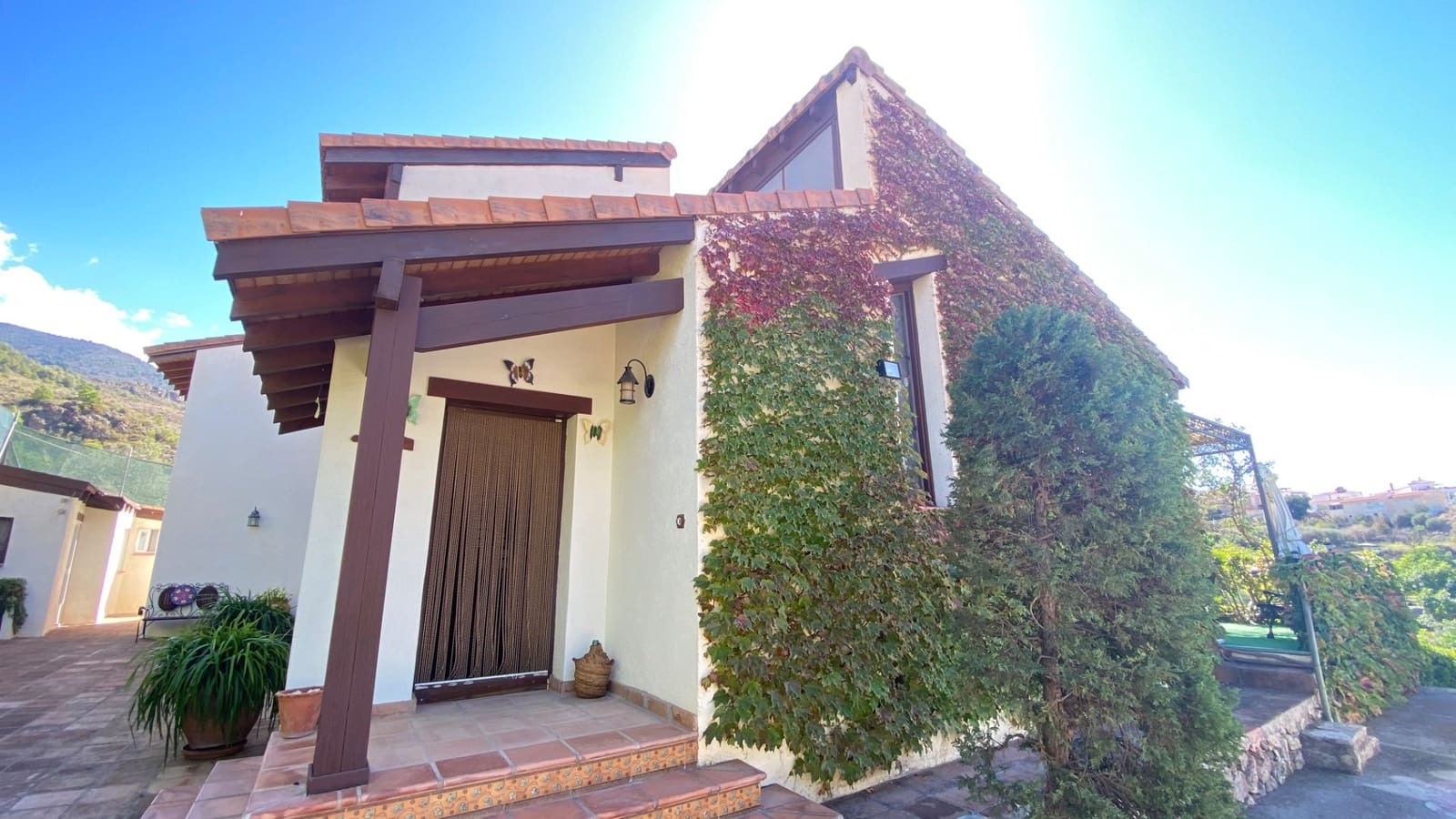 7 soveværelse Finca/Landehus til salg i Velez de Benaudalla med swimmingpool garage - € 599.000 (Ref: 8853964)