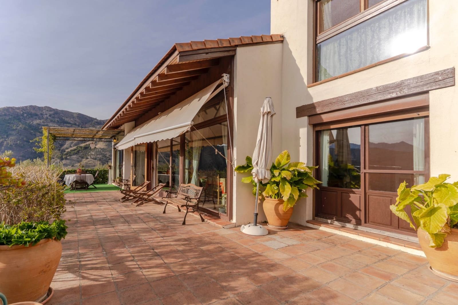 7 soveværelse Finca/Landehus til salg i Velez de Benaudalla med swimmingpool garage - € 599.000 (Ref: 8853964)