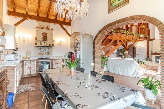 7 soveværelse Finca/Landehus til salg i Vélez de Benaudalla med swimmingpool garage - € 599.000 (Ref: 8853964)