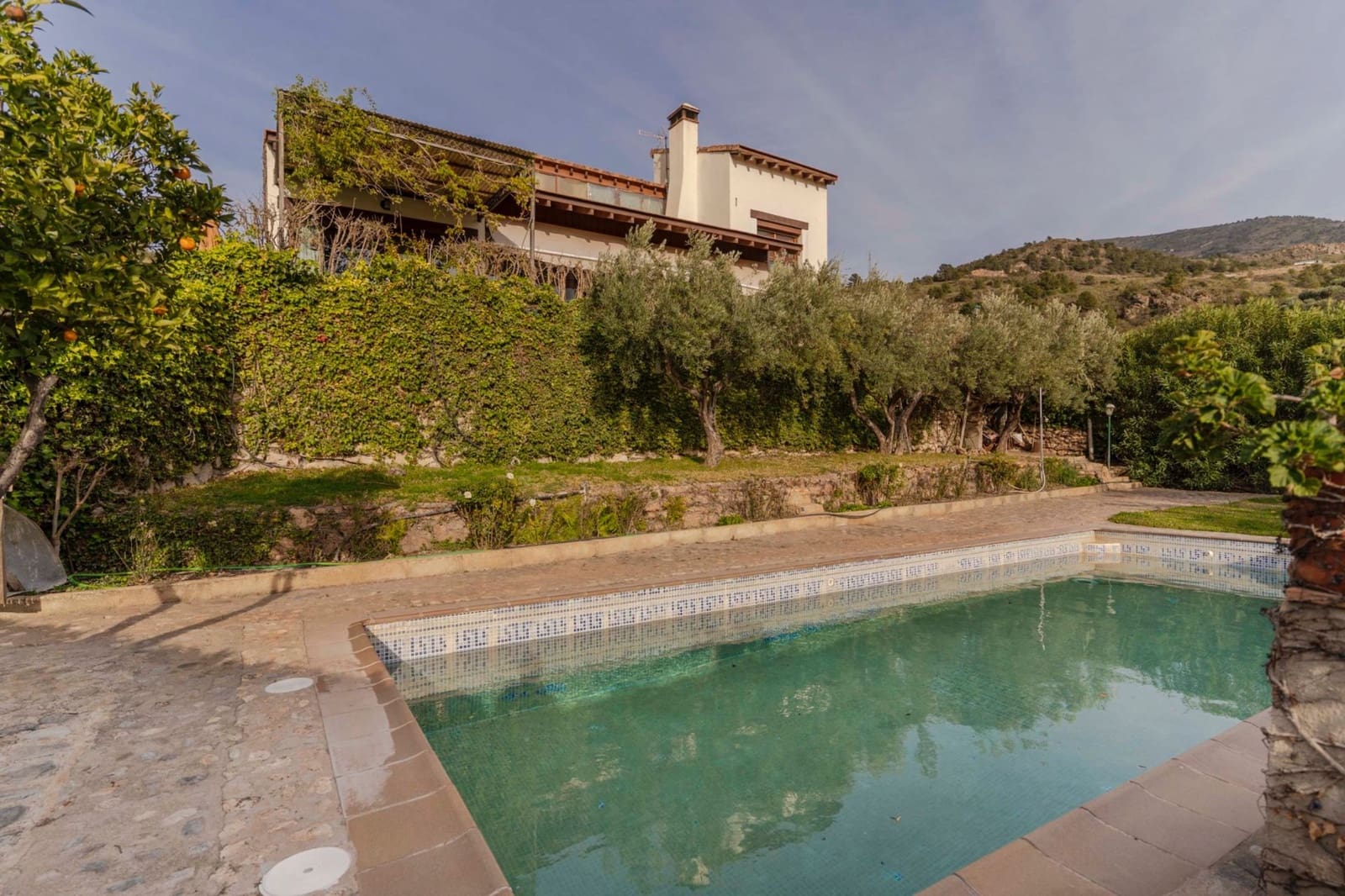 7 soveværelse Finca/Landehus til salg i Velez de Benaudalla med swimmingpool garage - € 599.000 (Ref: 8853964)