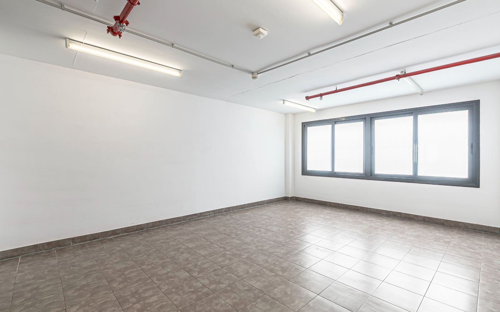 Erhverv til leje i Barcelona by - € 30.000 (Ref: 8881002)