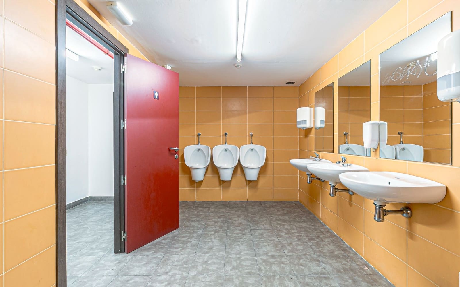 Erhverv til leje i Barcelona by - € 30.000 (Ref: 8881002)