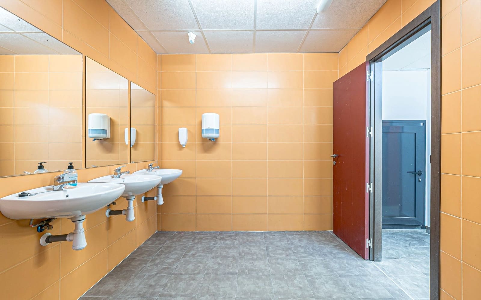 Erhverv til leje i Barcelona by - € 30.000 (Ref: 8881002)