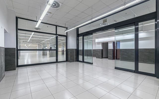 Kaupallinen vuokrattavana paikassa Sant Andreu de Palomar, Barcelona kaupunki - 30 000 € (Ref: 8881002)