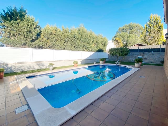 6 bedroom Villa for sale in Molins de Rei with pool - € 1,390,000 (Ref: 8914589)