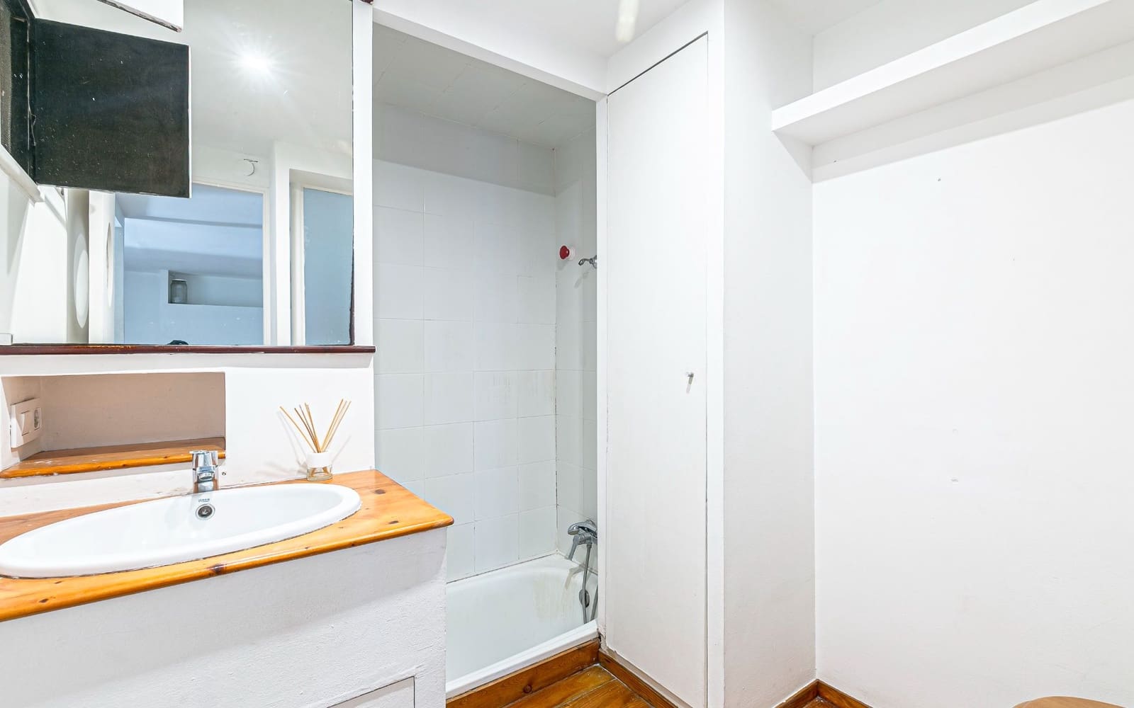 2 slaapkamer Flat te koop in Barcelona stad - € 270.000 (Ref: 8927852)