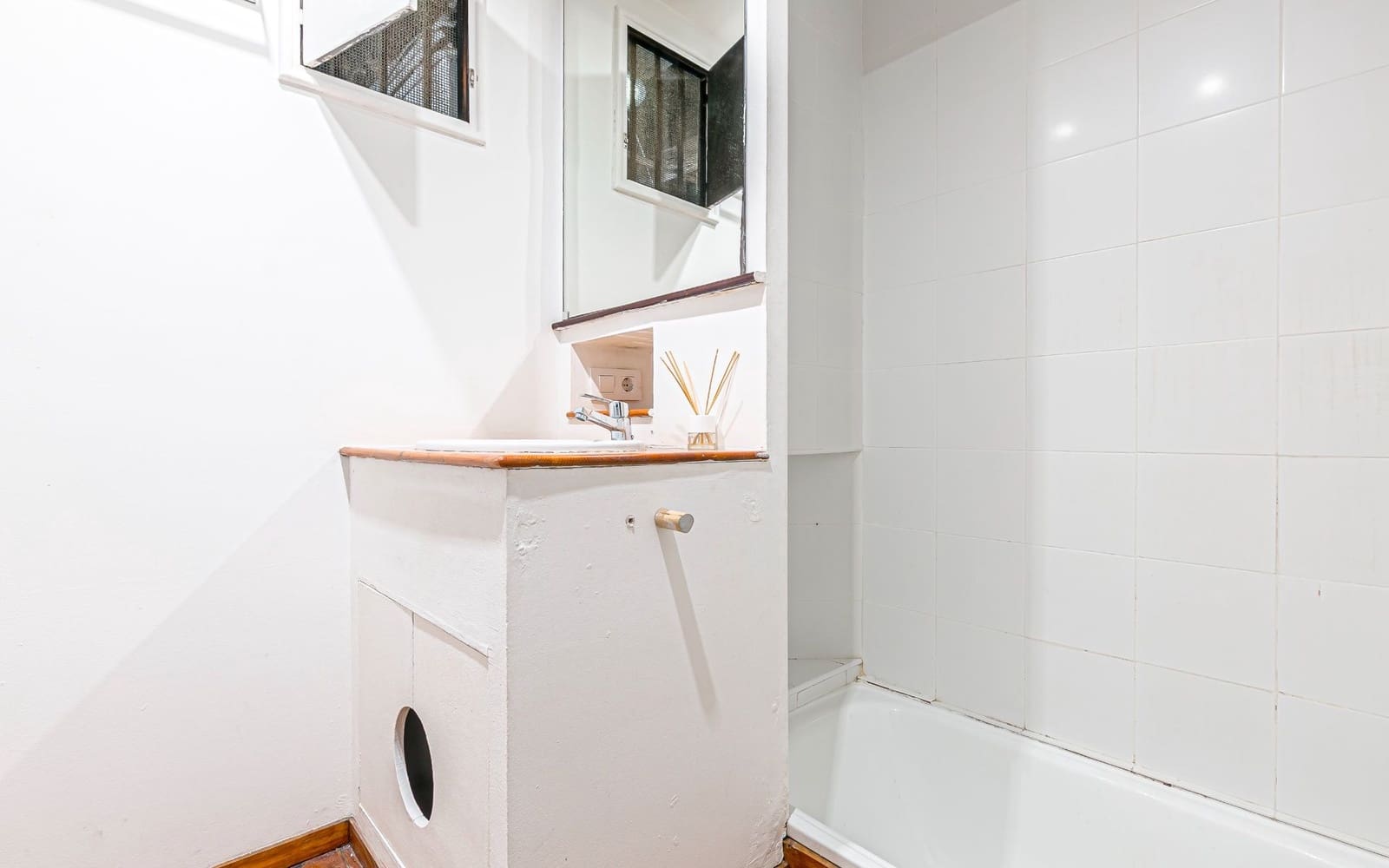 2 slaapkamer Flat te koop in Barcelona stad - € 270.000 (Ref: 8927852)