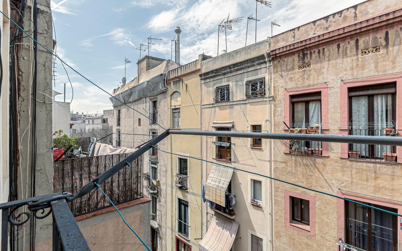 2 slaapkamer Flat te koop in Barcelona stad - € 270.000 (Ref: 8927852)