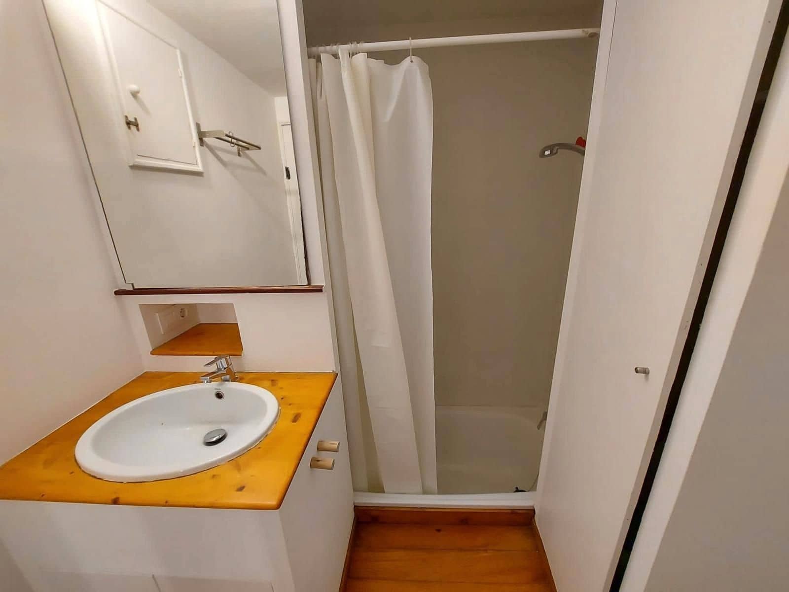 2 slaapkamer Flat te koop in Barcelona stad - € 270.000 (Ref: 8927852)