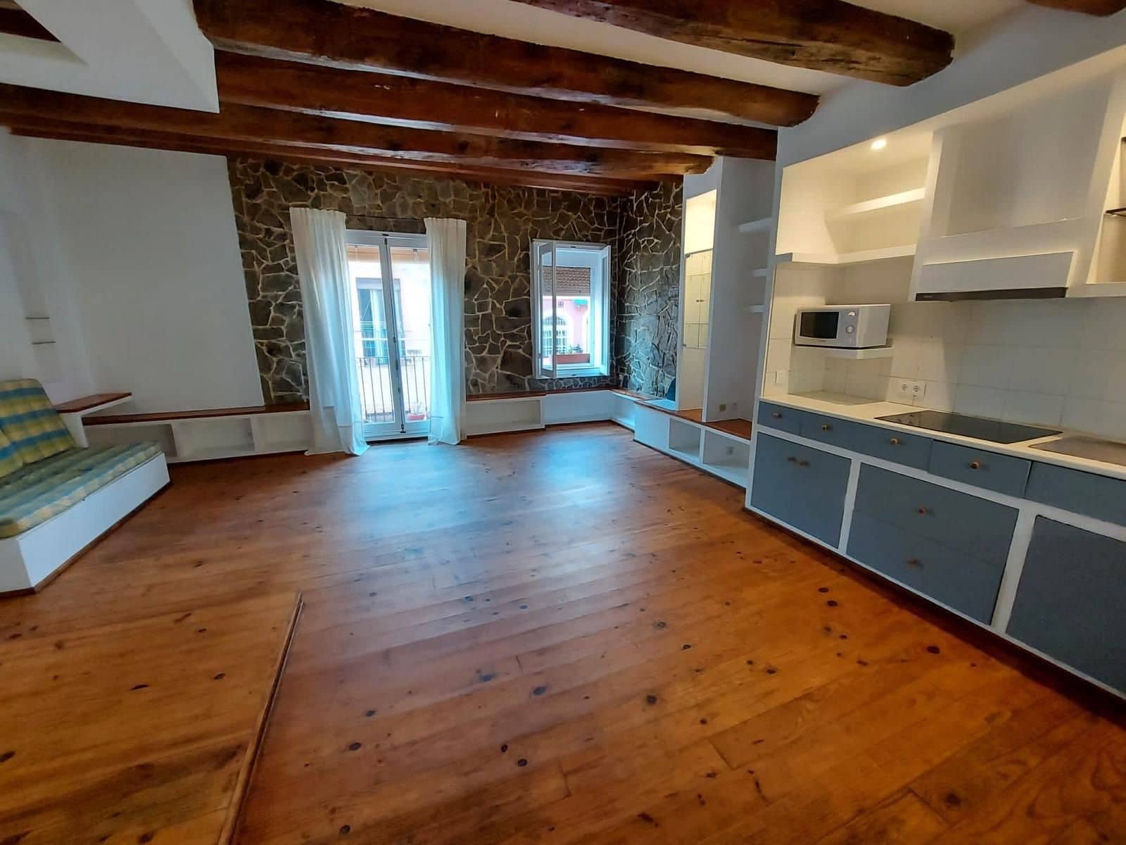 2 slaapkamer Flat te koop in Barcelona stad - € 270.000 (Ref: 8927852)