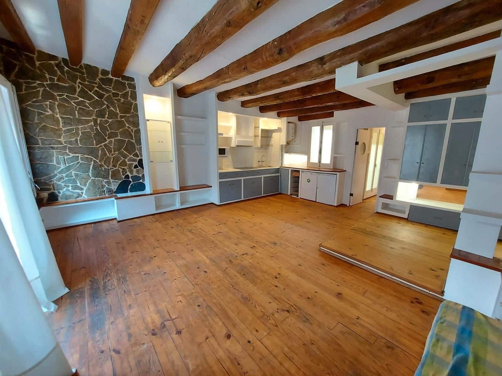 2 slaapkamer Flat te koop in Barcelona stad - € 270.000 (Ref: 8927852)