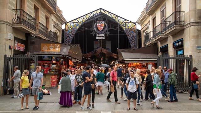 Erhverv til salg i El Barri Gòtic, Barcelona by - € 1.350.000 (Ref: 8931348)