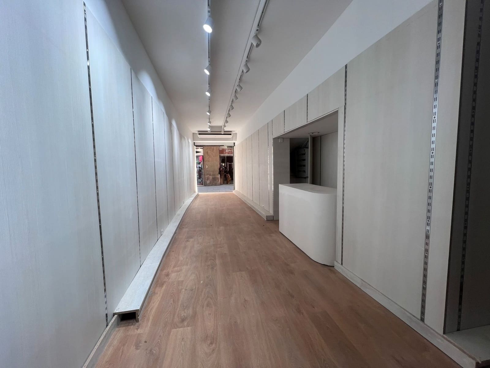 Erhverv til salg i Barcelona by - € 1.100.000 (Ref: 8931348)