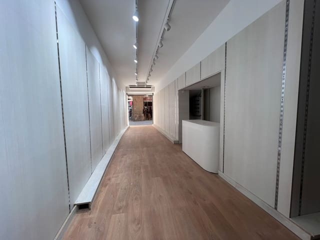 Comercial para venda em El Barri Gòtic, Barcelona cidade - 1 100 000 € (Ref: 8931348)