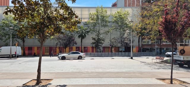 Garasje til salgs i La Nova Esquerra de L'Eixample, Barcelona by - € 19 000 (Ref: 8935523)