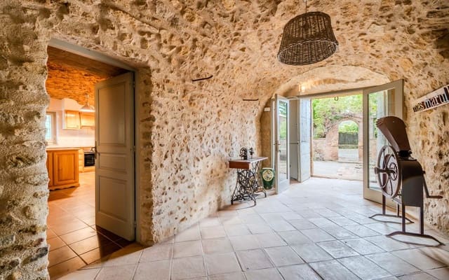 8 soveværelse Finca/Landehus til salg i Forallac med swimmingpool garage - € 2.607.000 (Ref: 8942143)