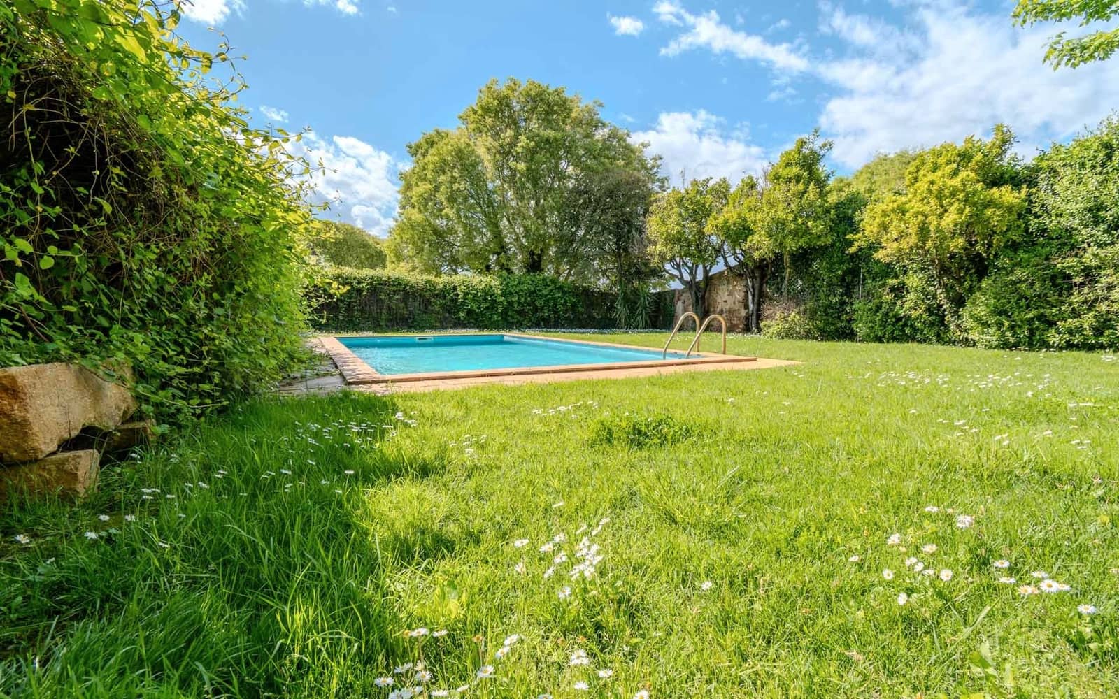 8 soveværelse Finca/Landehus til salg i Forallac med swimmingpool garage - € 2.607.000 (Ref: 8942143)