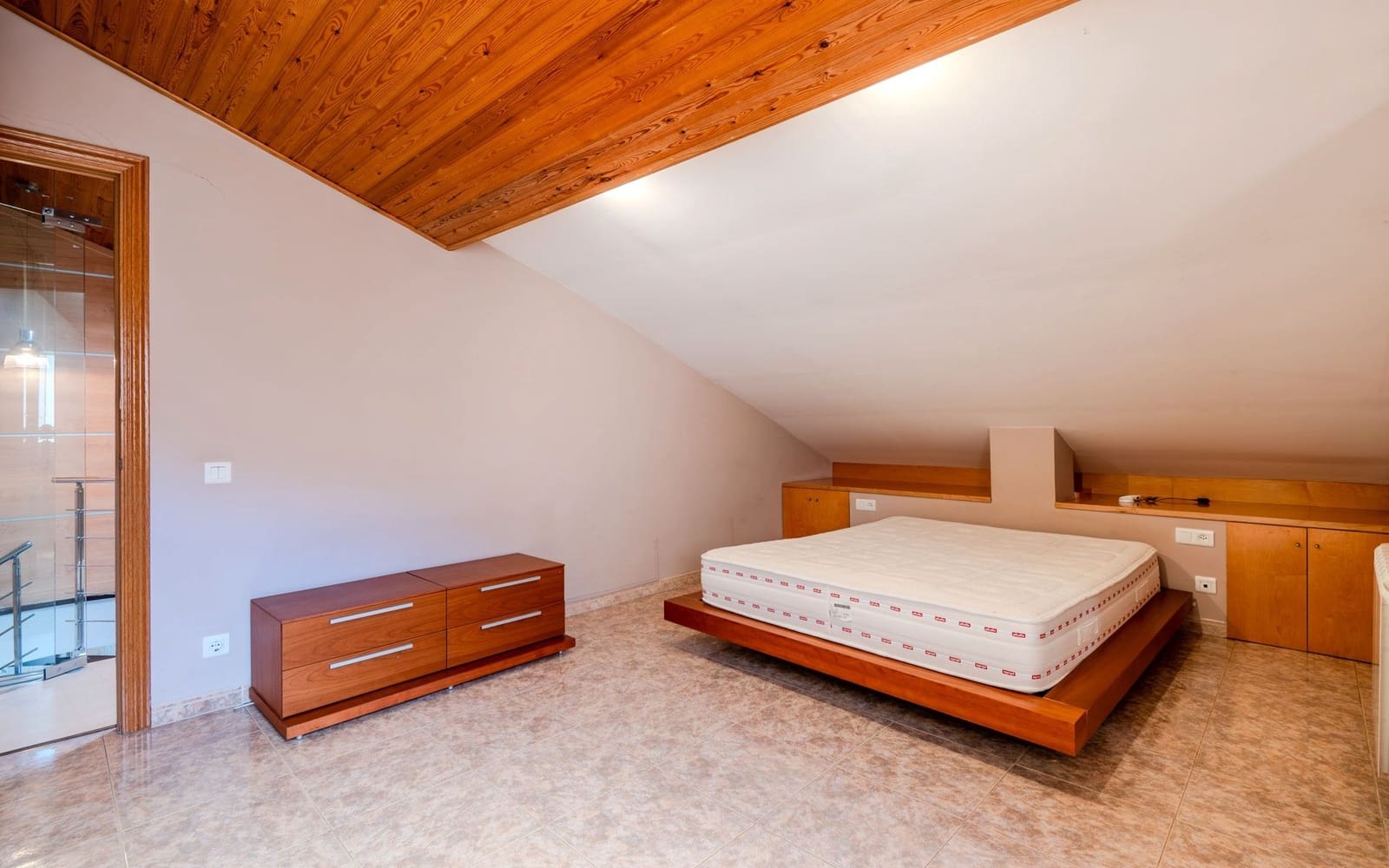 3 sypialnia Apartament na sprzedaż w Miasto Girona z garażem - 340 000 € (Ref: 8977403)