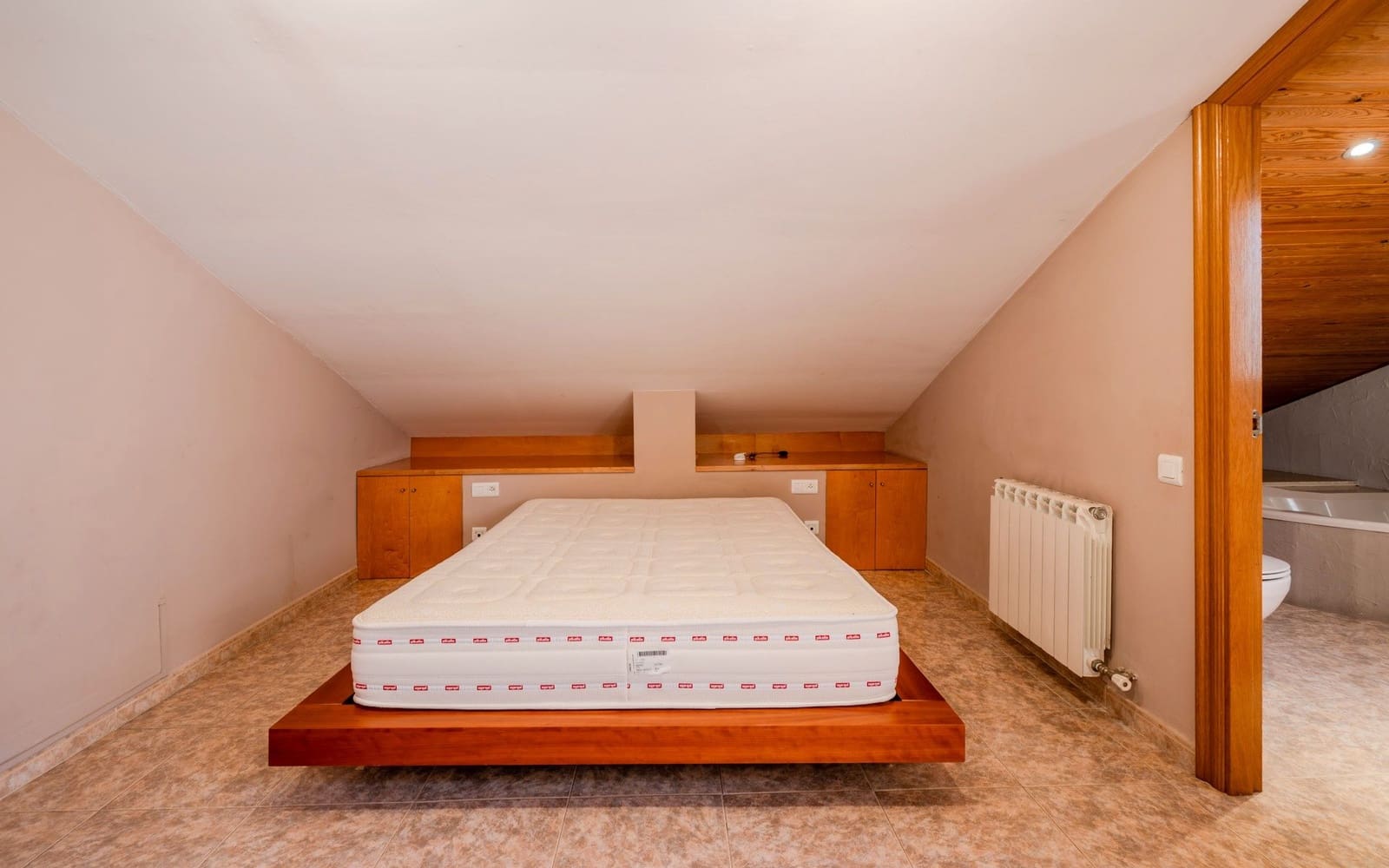 3 sypialnia Apartament na sprzedaż w Miasto Girona z garażem - 340 000 € (Ref: 8977403)