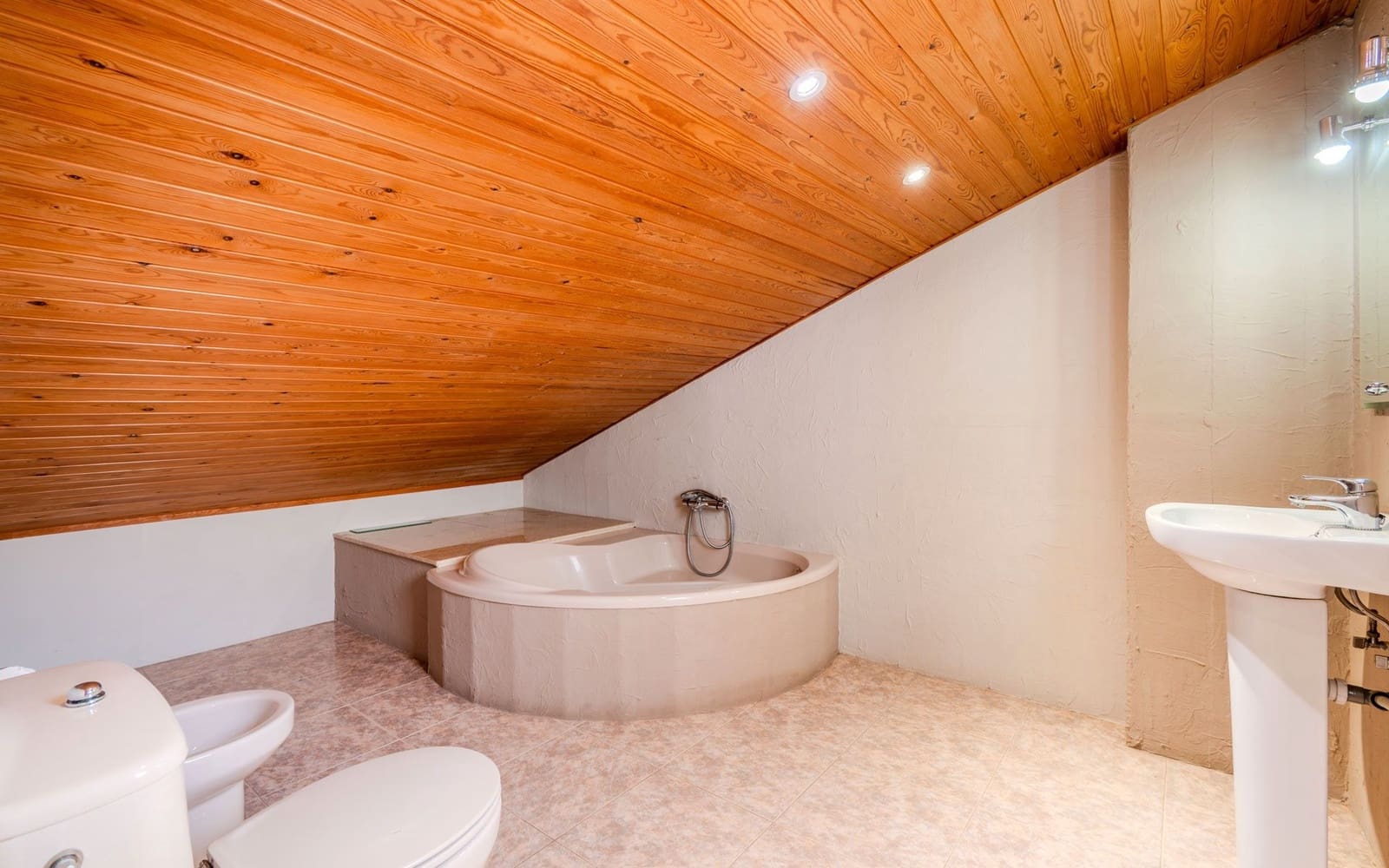 3 sypialnia Apartament na sprzedaż w Miasto Girona z garażem - 340 000 € (Ref: 8977403)