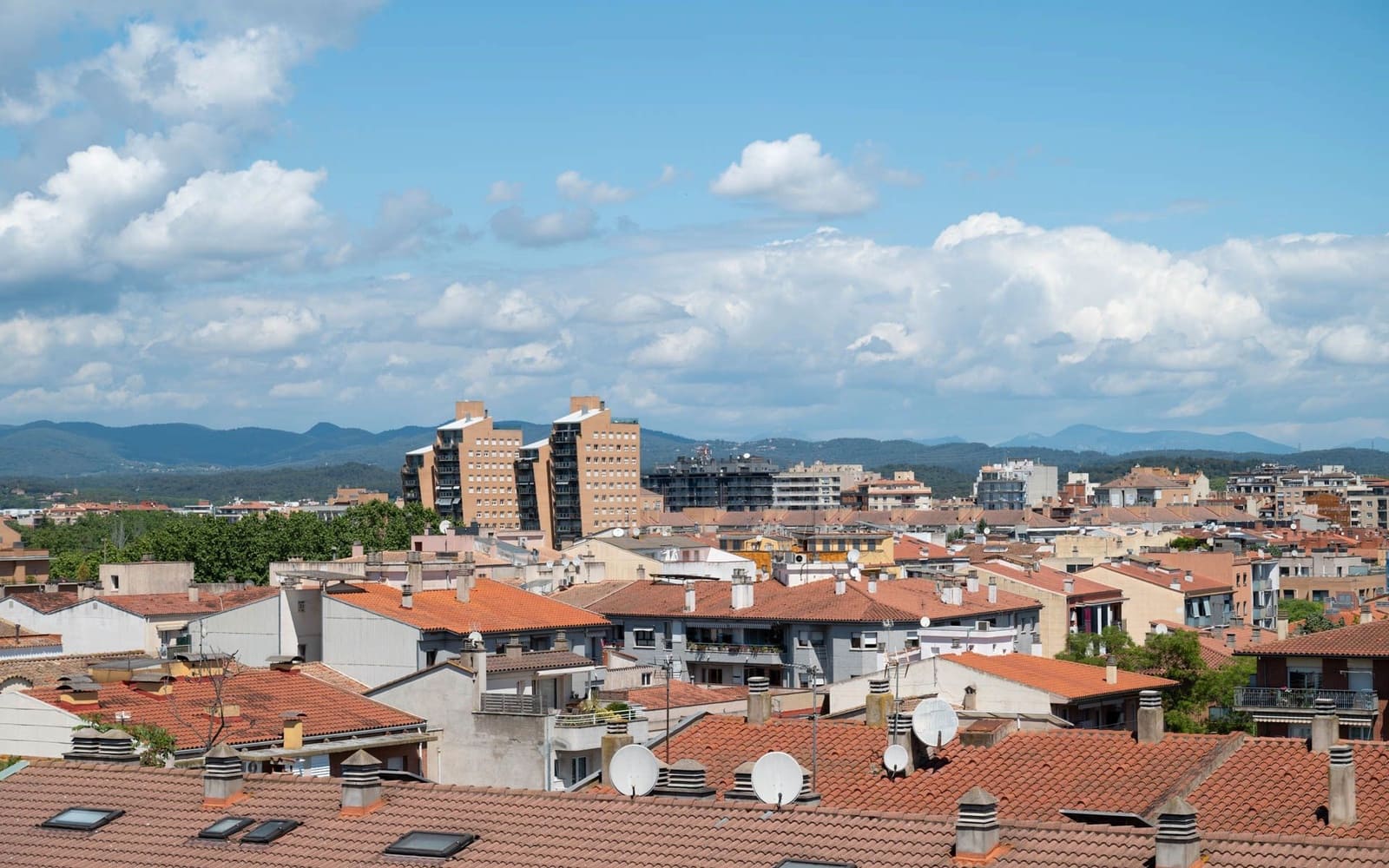 3 sypialnia Apartament na sprzedaż w Miasto Girona z garażem - 340 000 € (Ref: 8977403)