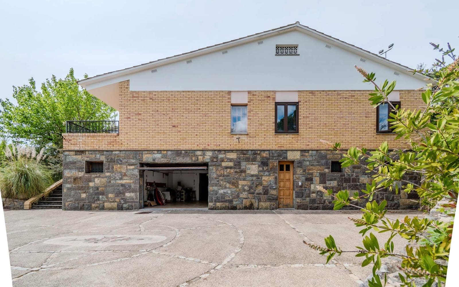 6 soverom Villa til salgs i Quart med svømmebasseng garasje - € 750 000 (Ref: 8983023)