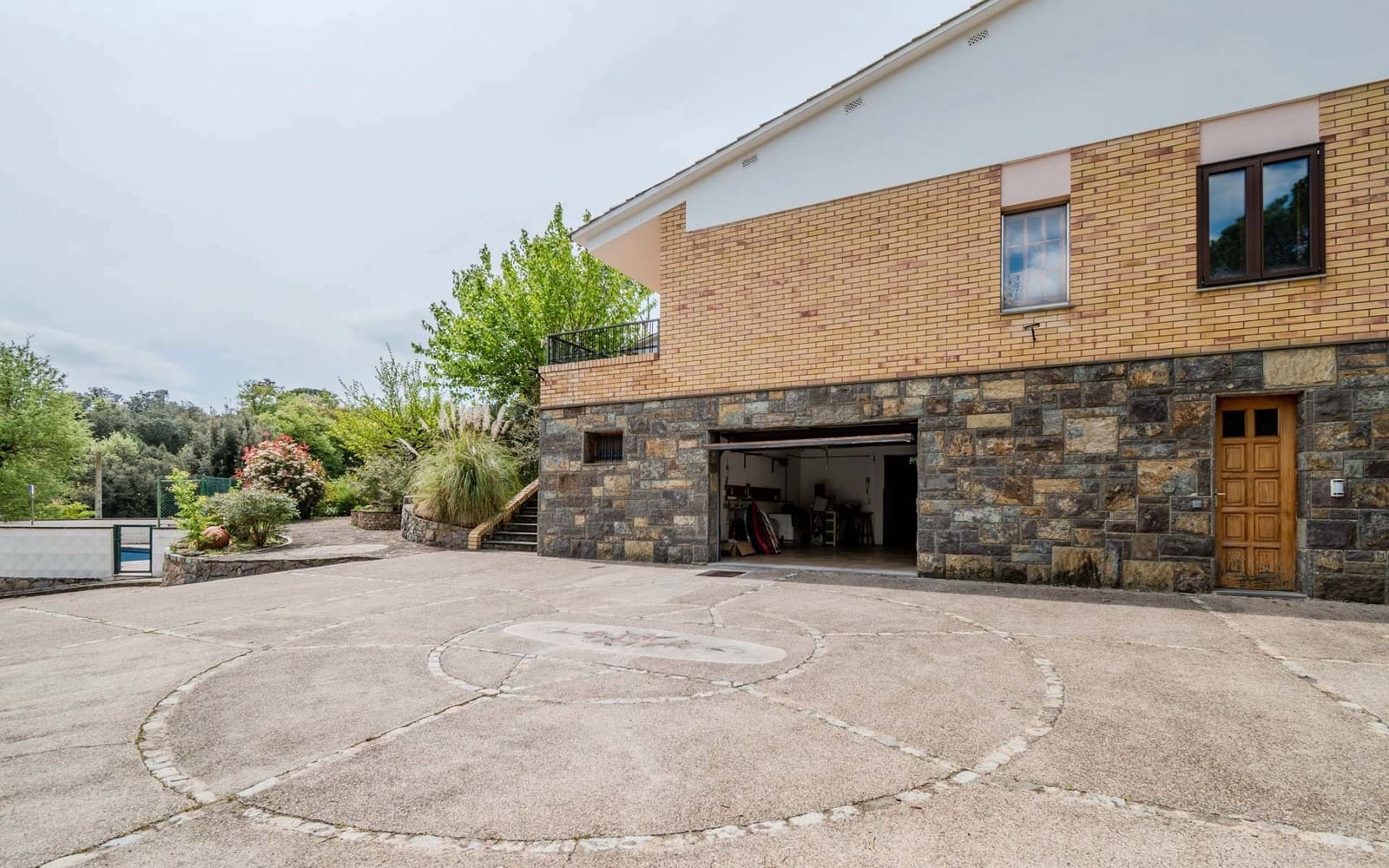 6 soverom Villa til salgs i Quart med svømmebasseng garasje - € 750 000 (Ref: 8983023)