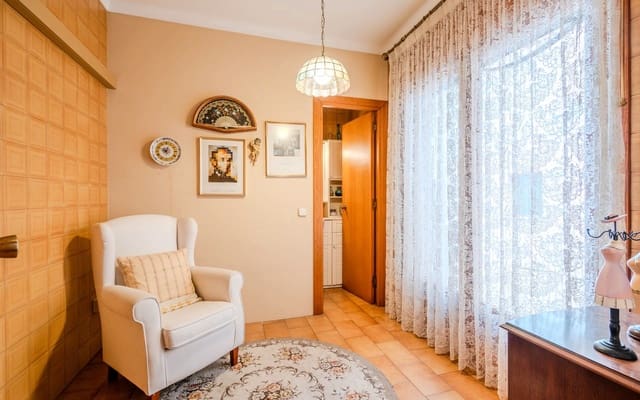 6 Zimmer Villa zu verkaufen in Quart mit Pool Garage - 750.000 € (Ref: 8983023)