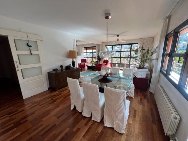 5 makuuhuone Huvila myytävänä paikassa Castelldefels - 1 390 000 € (Ref: 9028530)