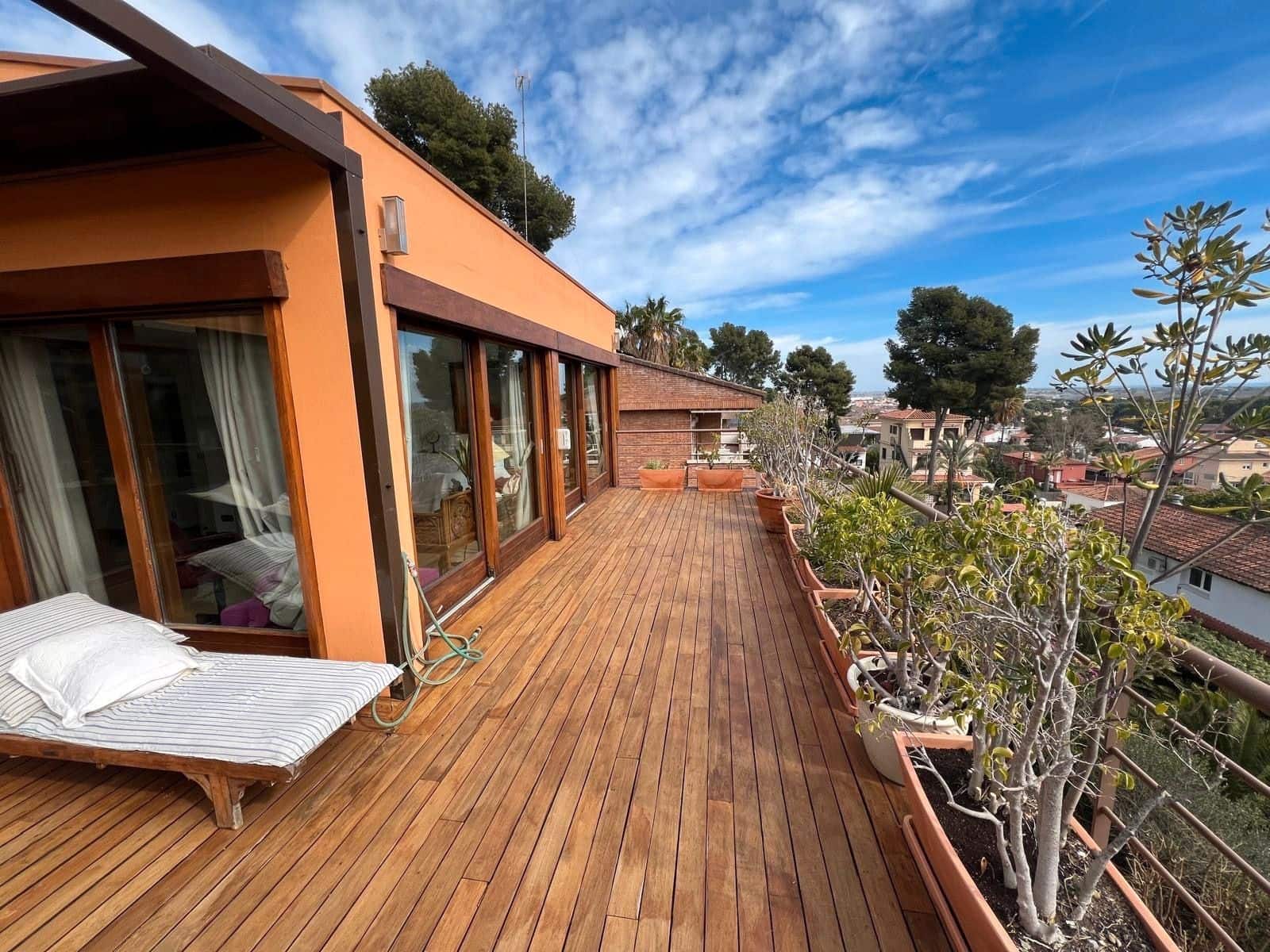 5 bedroom Villa for sale in Castelldefels - € 1,390,000 (Ref: 9028530)