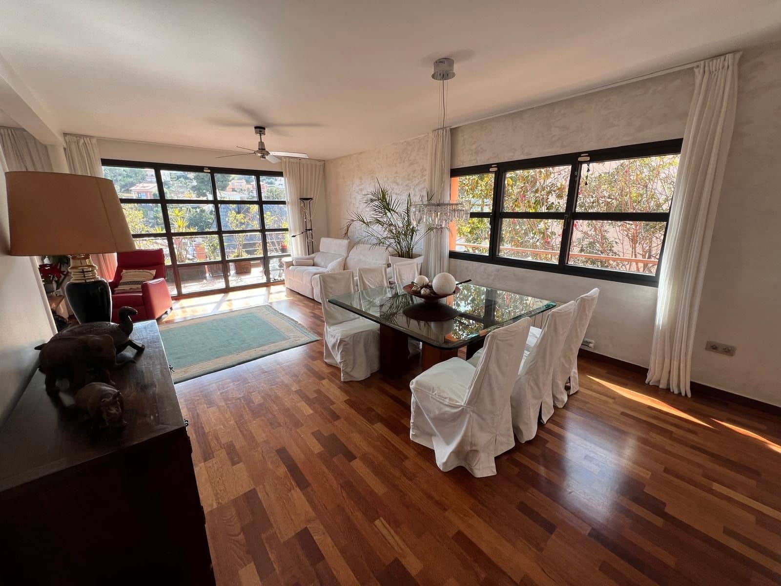 5 bedroom Villa for sale in Castelldefels - € 1,390,000 (Ref: 9028530)